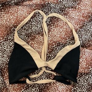 acacia kini top